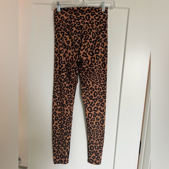 Carbon 38 M Leopard Print Leggings Beach Riot - Picture 2 of 2